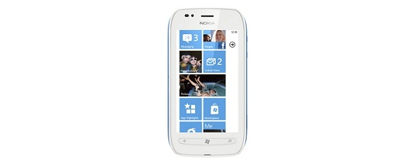 Nokia esitteli edullisen Windows Phone -puhelimen: Lumia 710